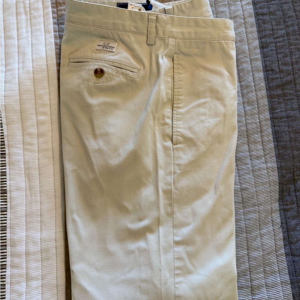 Vineyard Vines Men's Chino Pants in Light Khaki